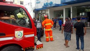 Lucu… Damkar Tiba Berangsur saat Kobaran Api Telah Padam