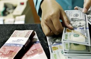Nilai Tukar Rupiah Melemah, Rp15.510 per Dolar AS