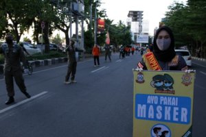 Foto: Razia dan Sosialisasi New Normal, Wajib Masker