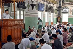 Didampingi Sejumlah Tokoh, JK Salat Jumat Perdana New Normal di Masjid AL-Azhar