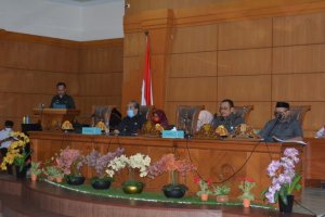 Bupati Sidrap Serahkan Ranperda Pertanggungjawaban APBD 2019 dan Ranperda Rencana Induk Pembangunan Pariwisata