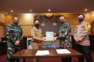Penandatanganan MoU TMMD ke-108, Bupati Ingatkan Patuhi Protokol Kesehatan
