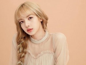 Lisa BLACKPINK Ditipu Miliaran Rupiah, Ini Dia Pelakunya