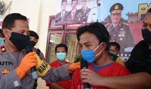 Pak Kades Nyeloh Tertunduk Malu Ketahuan Berbuat Terlarang
