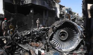 Pilot dan Co-pilot Asyik Bahas Covid-19, Penyebab Kecelakaan Pesawat yang Tewaskan 98 Orang
