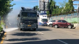 Layani Penyemprotan Disinfektan Gratis, Polisi Kerahkan Mobil Water Canon