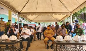 Bawa Bantuan Kemanusiaan di Lutra dan Wajo, Wagub Sulsel Dampingi Menteri SYL