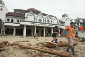 Lima Hari Pasca Banjir Lutra, Ruas Jalan Trans Sulawesi Berangsur Membaik