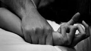 Teman Tidak di Rumah, Cep Leluasa Berbuat Terlarang dengan Istri Sahabat