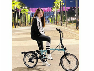 Via Vallen Pamer Sepeda Brompton, Segini Harganya