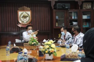 Kabar Baik! Pemkot Makassar Komitmen Tingkatkan Kesejahteraan Guru Honorer