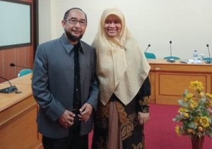 Pasangan Suami Istri Dosen Unifa Promosi Doktor Administrasi Publik