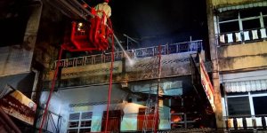 Gara-gara Ini Api Sulit Padam, Sebabkan Dua Petugas Pingsan