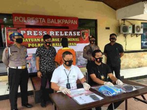 Sepasang Celana Dalam Jadi Barang Bukti Perbuatan Terlarang AL