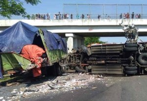 Bus Widia Tabrak Truk di Tol Cipali, 4 Orang Meninggal