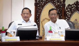 Mahfud MD Gantikan Tito Jadi Mendagri, Natalius Pigai Bilang Begini