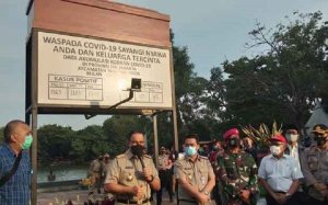 Anies Apresiasi Tugu Covid, Ferdinand: Sial Betul Nasib Jakarta Punya Gubernur Seperti ini