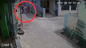 Viral! Dua Pria Berbuat Terlarang ke Emak-emak, Pelaku Tertangkap dan Ketahuan Sudah Beraksi 10 Kali