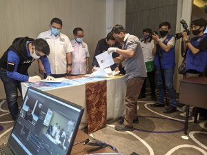 Pastikan Administrasi Lengkap, Partai Pengusung Appi-Rahman Tandatangani B. KWK