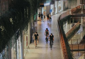 Adaptasi Kebiasaan Baru di Nipah Mall, Bebas Bersepeda di Seluruh Area Mal