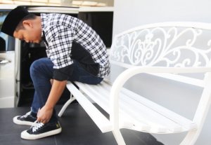 Dokter Fadli Kampanyekan “Ayo Gunakan Produk Daerah” Lewat Sepatu Kanja