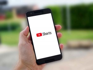 YouTube Luncurkan Fitur Video Pendek ‘Shorts’ untuk Bersaing dengan TikTok
