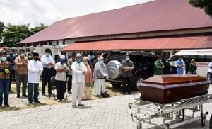 Suami Meninggal, Istri Suci Octaria yang Positif Covid-19: Masyaallah Anakku Negatif