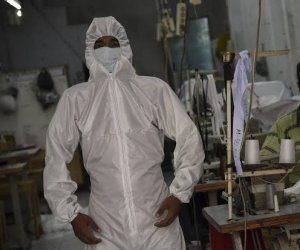 Kurangi Risiko Terpapar Covid, Diskes Makassar Pastikan APD Untuk Dokter dan Nakes Terpenuhi