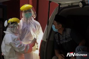 Tes Usap Pakai Mobil PCR di Kecamatan Ujung Pandang, Nihil Kasus Positif