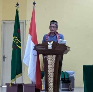 Rocky Gerung Pakai Peci Hitam, Begini Respons Denny Siregar