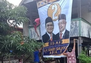 Cara Warga Tunjukkan Dukungan ke SS-AK, Ramai-ramai Pasang Atribut di Depan Rumah