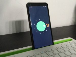 Bug Android 11 Cegah Aplikasi Masuk ke Layar Penuh