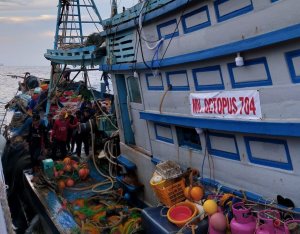 Bakamla RI Tangkap 2 Kapal Pencuri Ikan Asal Vietnam