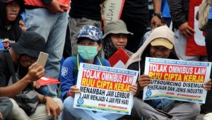 Penghilangan Pasal di UU Cipta Kerja, PKS: Jangan Ugal-ugalan
