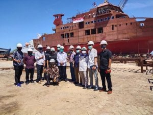 Sambangi PT IKI, Hamka B Kady Puas dengan Progress Pembuatan KMP Takabonerate