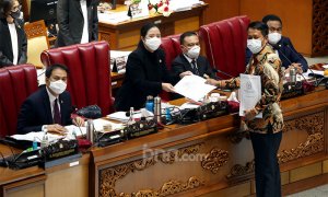 Pakar Hukum Tata Negara: Proses Legislasi Cipta Kerja Terburuk di Era Reformasi
