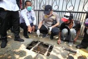 Kabur dengan Menggali Tanah Setara 2 Dump Truck, Cai Changpan Buang 2 Kantong Sehari