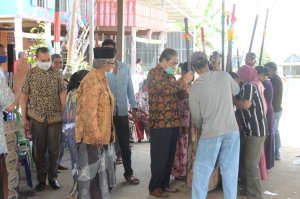 Bersama Warga, Bupati Sidrap Mappadendang di Empagae