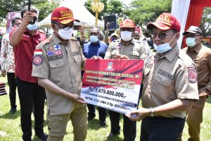 Pemda Lutra Terima Bantuan Jadup Tahap Pertama untuk Pengungsi Banjir Bandang