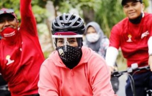 Manfaatkan Waktu Istirahat, Fatma Pilih Keliling Naik Sepeda dengan “Gowes Syantik”
