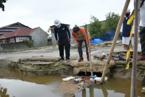 Tinjau Aliran Sungai Matoto, Iqbal Minta Genangan Air Segera Diatasi