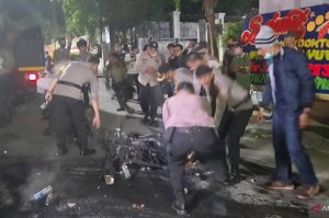 Ricuh Demo hingga Malam, 28 Orang Ditangkap