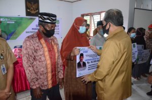 Dollah Mando Serahkan Santunan Kematian 420 Juta untuk Ahli Waris Peserta BPJAMSOSTEK