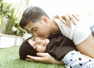 Nycta Gina Pamer Adegan Ditindih Suami, Begini Reaksi Ketus Netizen