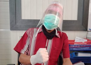 Kisah Ridwan, 13 Tahun menjadi Tenaga Sukarela di RS dengan Gaji Tak Pasti
