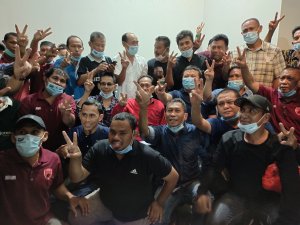 Makan Malam dengan Erwin Aksa, Legenda PSM Tegaskan Dukungan ke Appi-Rahman