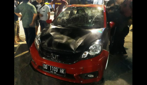 Malang Nasib Sopir Ini, Tubuhnya Terkena Anak Panah, Mobil Dirusak Ratusan Pemotor
