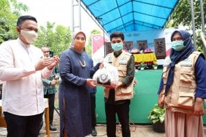 Jelang Hari Jadi Bantaeng, Aliyah Mustika Beri Hadiah 766 Paket BPT