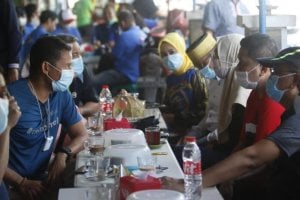 Akhir Pekan, Appi Ngopi Santai Bareng Sandiaga Uno hingga Agus Arifin Nu’mang