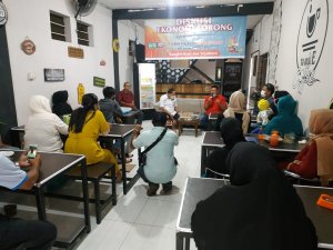 Hadir di Seluruh Kecamatan, Relawan Kalla dan Laskar Baberong Bedah Program Appi-Rahman Lewat Diskusi Ekonomi Lorong